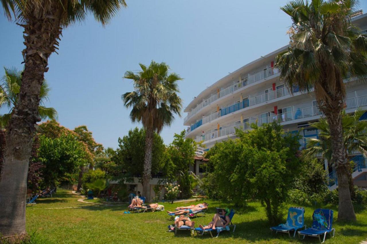 Hotel Sissy Kamena Vourla Exterior foto